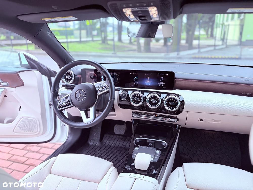 Mercedes-Benz CLA 250 7G-DCT - 14