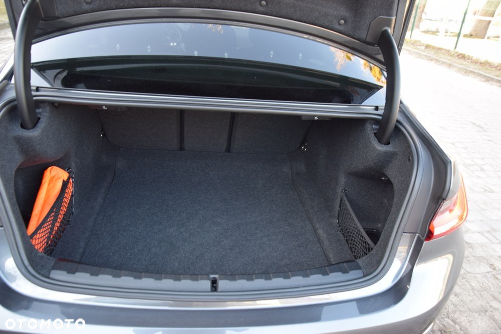 BMW Seria 3 318d Edition M Sport Shadow - 28