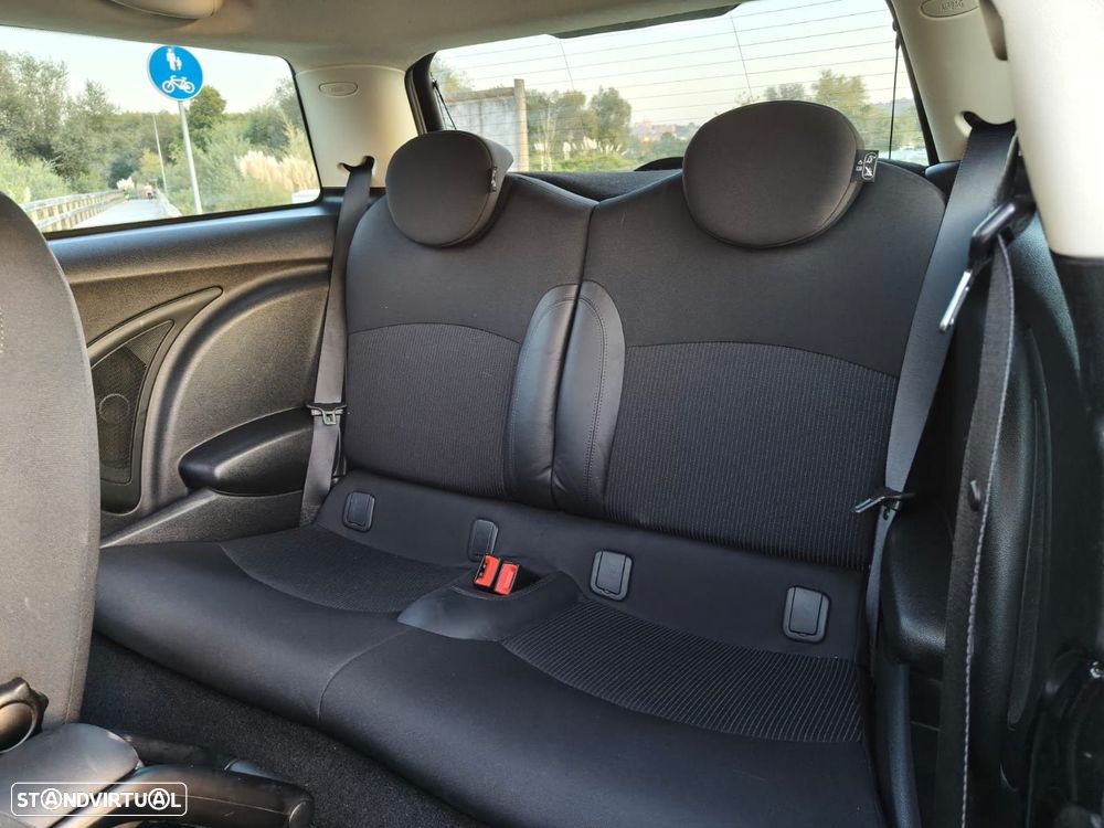 MINI 3 Portas Cooper D - 11