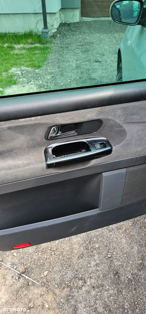 Ford Galaxy 1.9 TDI Ghia - 19