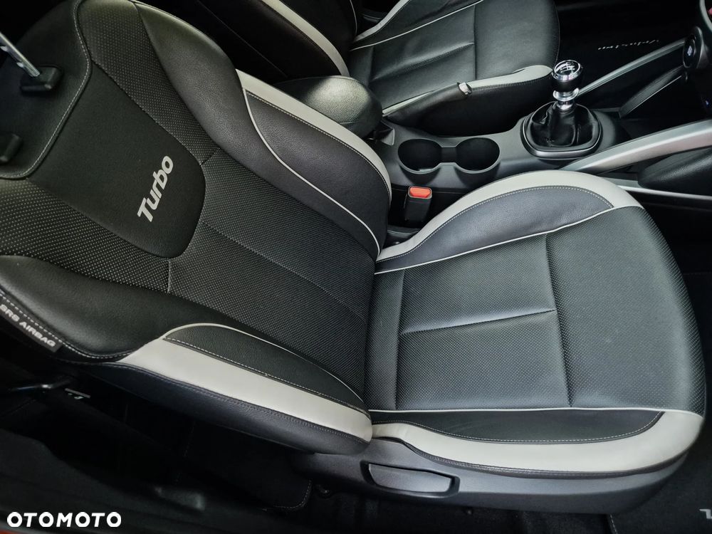 Hyundai Veloster 1.6 Turbo Premium - 34