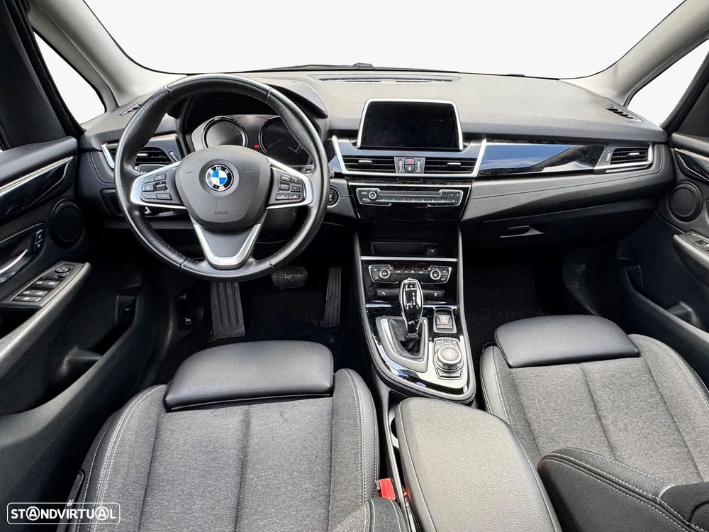 BMW 216 Gran Tourer - 8