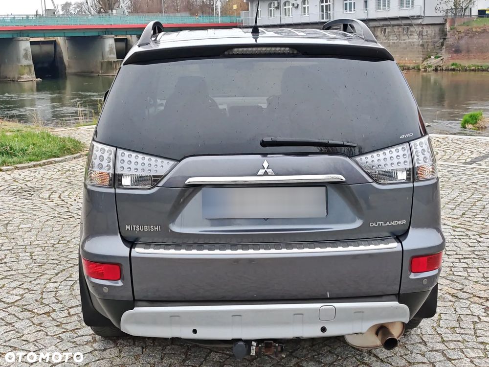 Mitsubishi Outlander 2.4 Intense + - 9