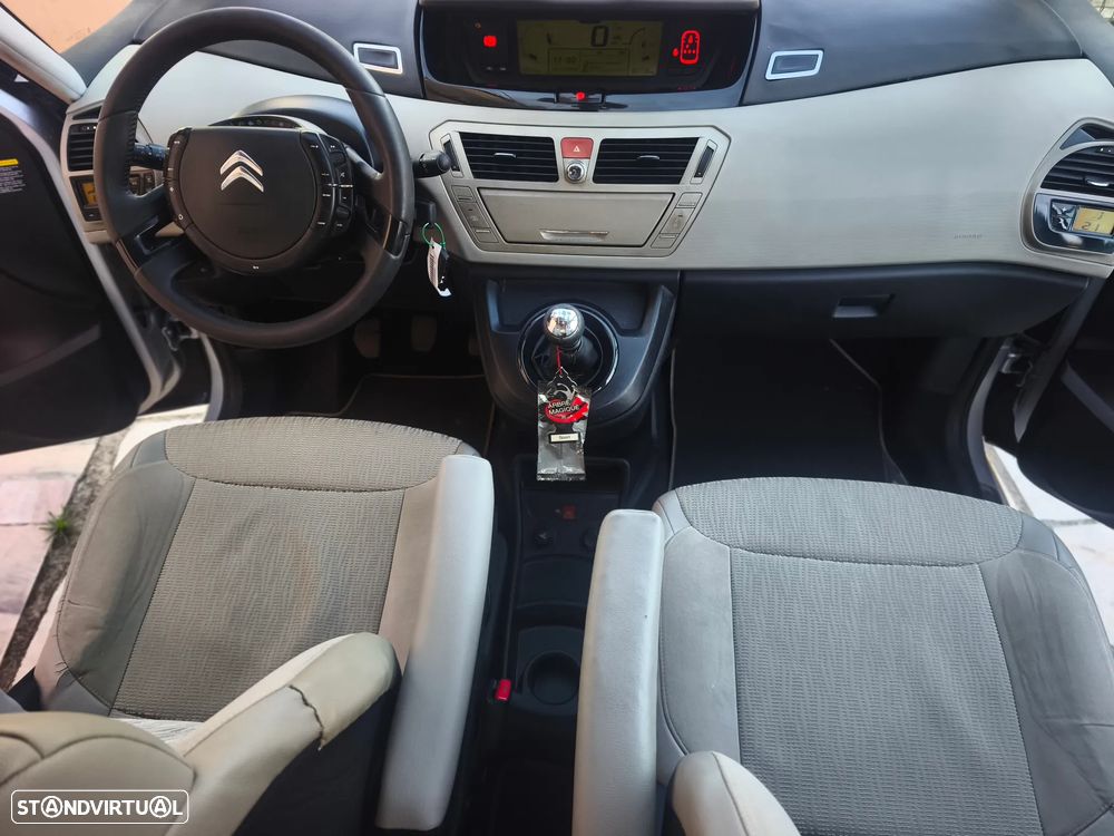 Citroën C4 Picasso 1.6 HDi Exclusive 135g - 19