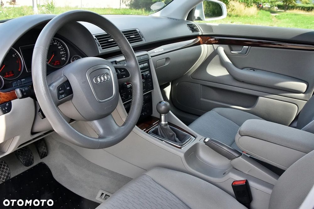 Audi A4 Avant 1.8T Quattro - 12