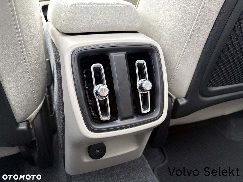 Volvo XC 40 - 23