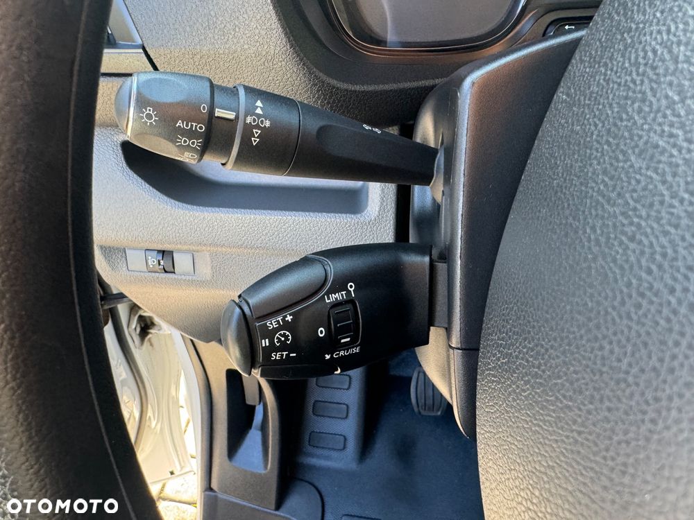 Opel Vivaro - 22