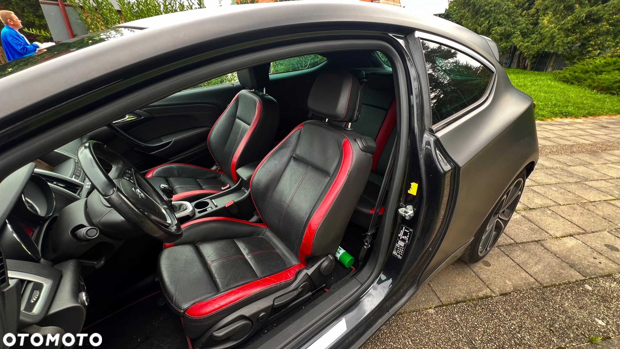 Opel Astra IV GTC 2.0 CDTI Bi-Turbo S&S - 17