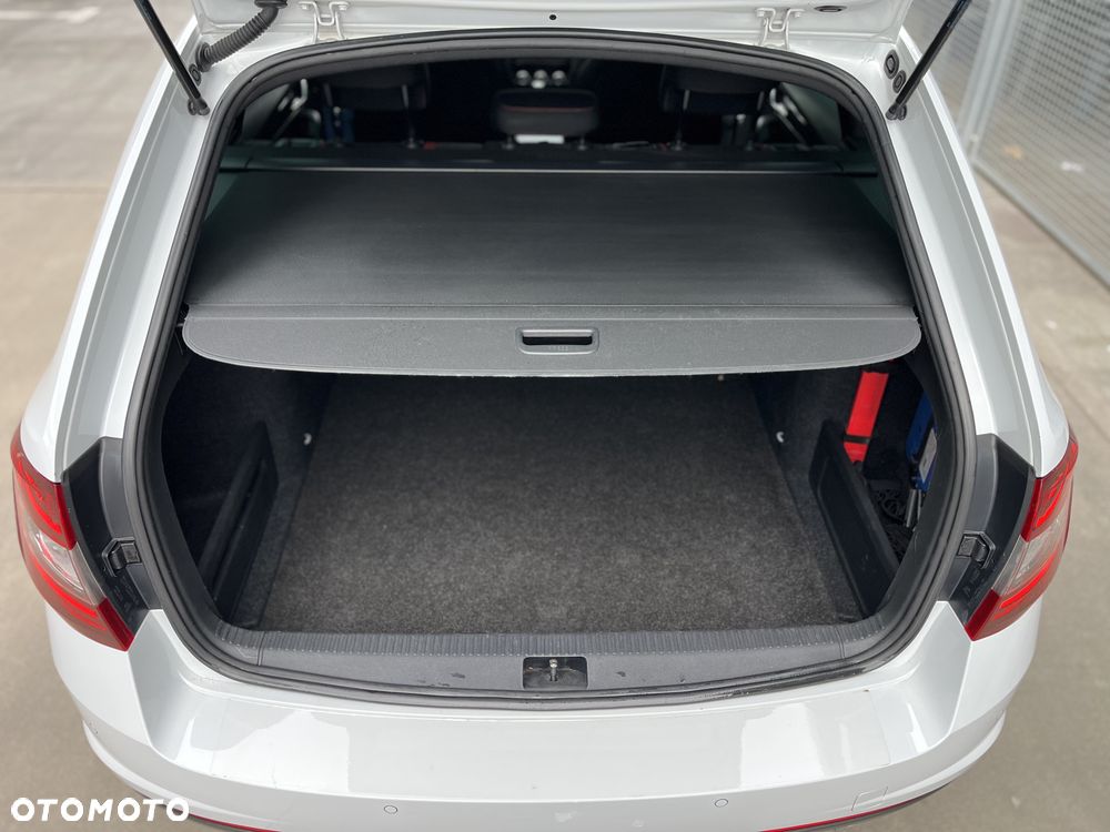 Skoda Octavia 2.0 TDI RS Challenge DSG - 28