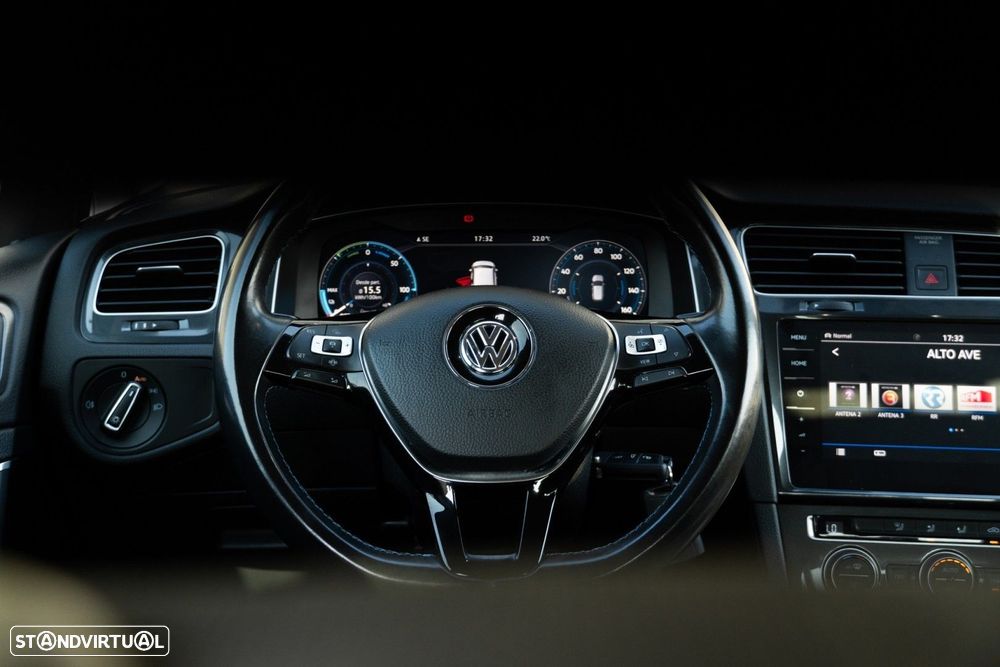 VW e-Golf AC/DC - 11