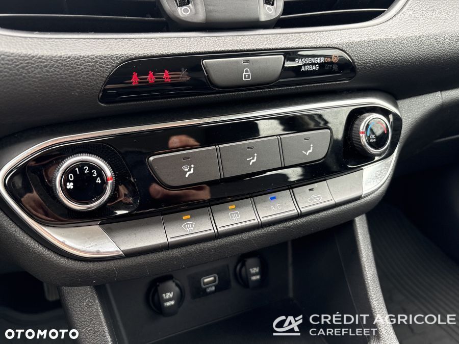 Hyundai i30 1.5 DPI Classic + - 31