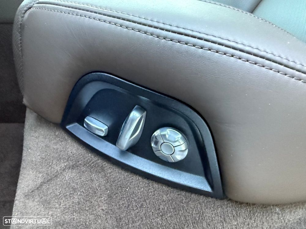 Porsche Panamera Sport Turismo 4 E-Hybrid - 27