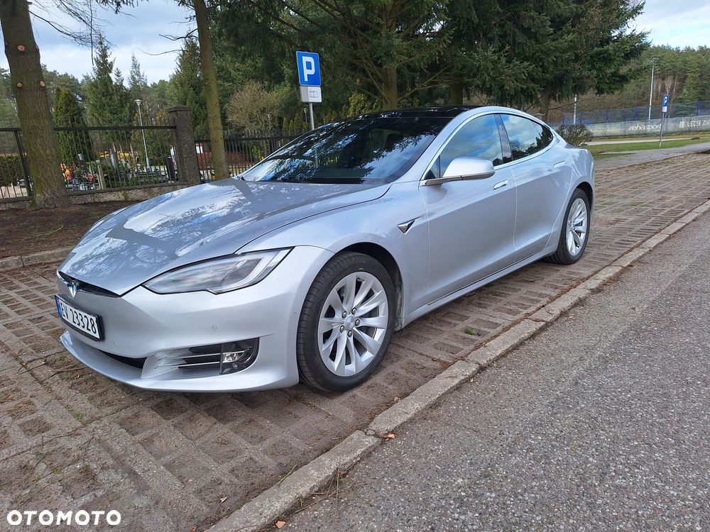 Tesla Model S - 1