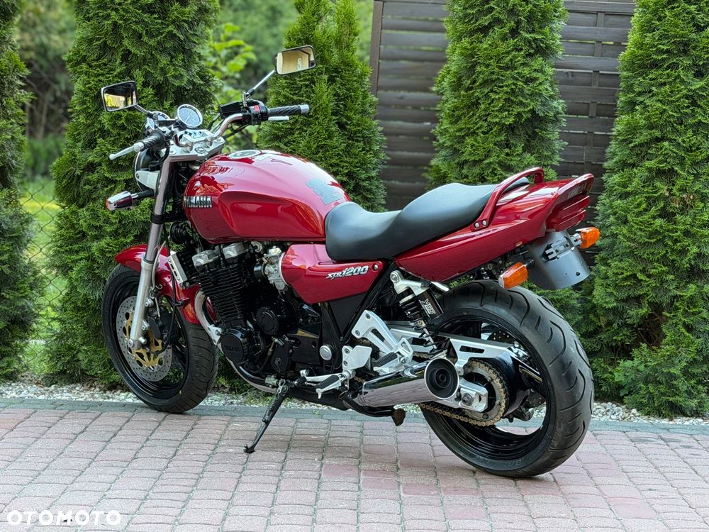 Yamaha XJR - 8