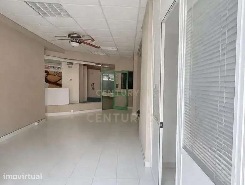 Espaço comercial à venda Rua Professor Dr Egas Moniz - Grande imagem: 2/4