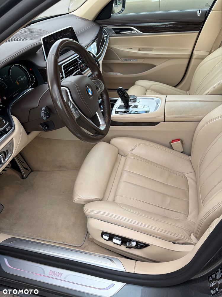 BMW Seria 7 - 19