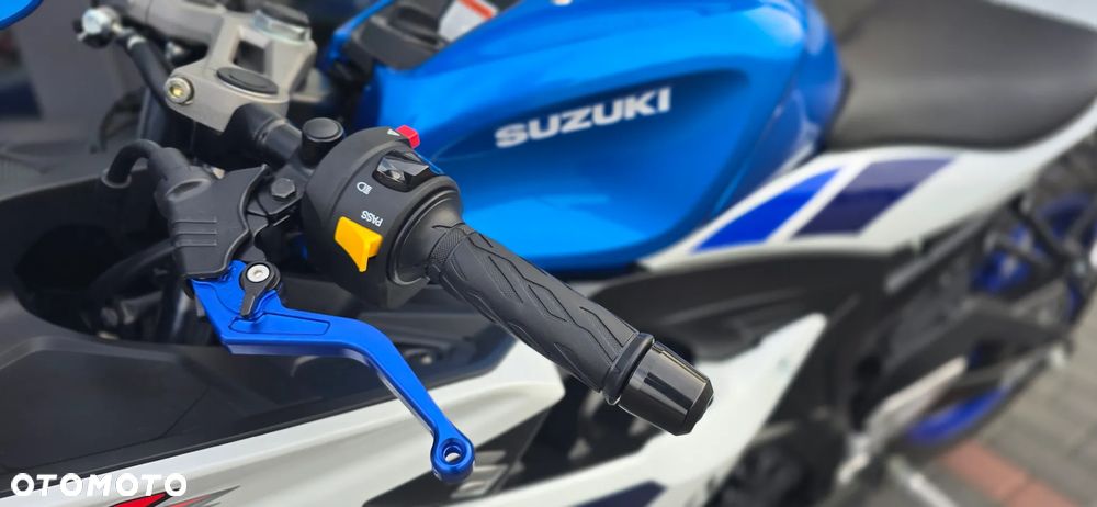 Suzuki GSX-R - 33