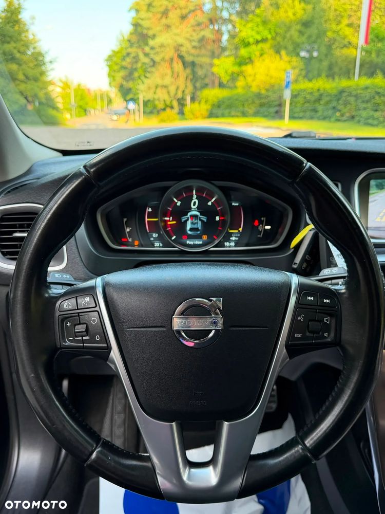 Volvo V40 Cross Country - 30