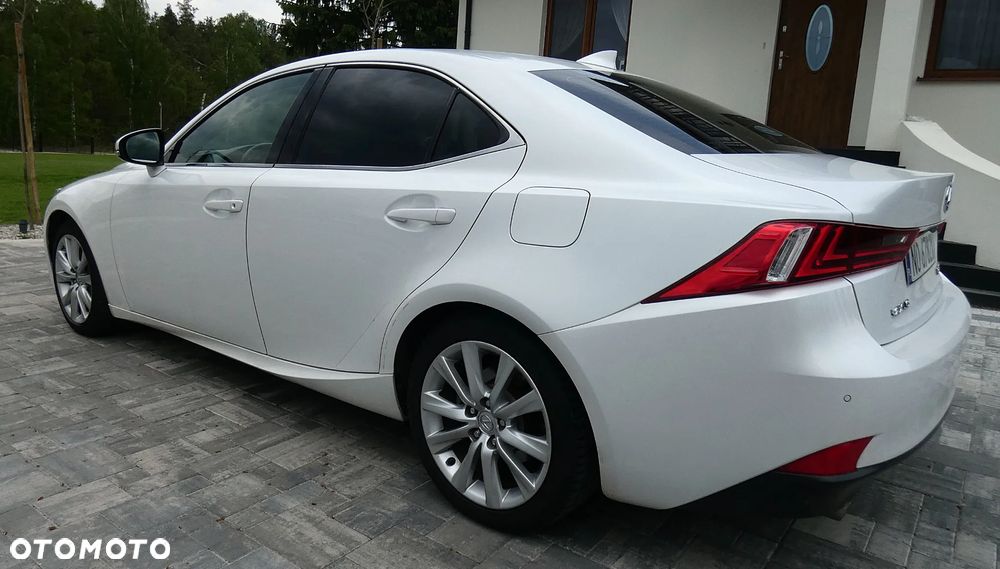 Lexus IS 200t / 300 Black - 34