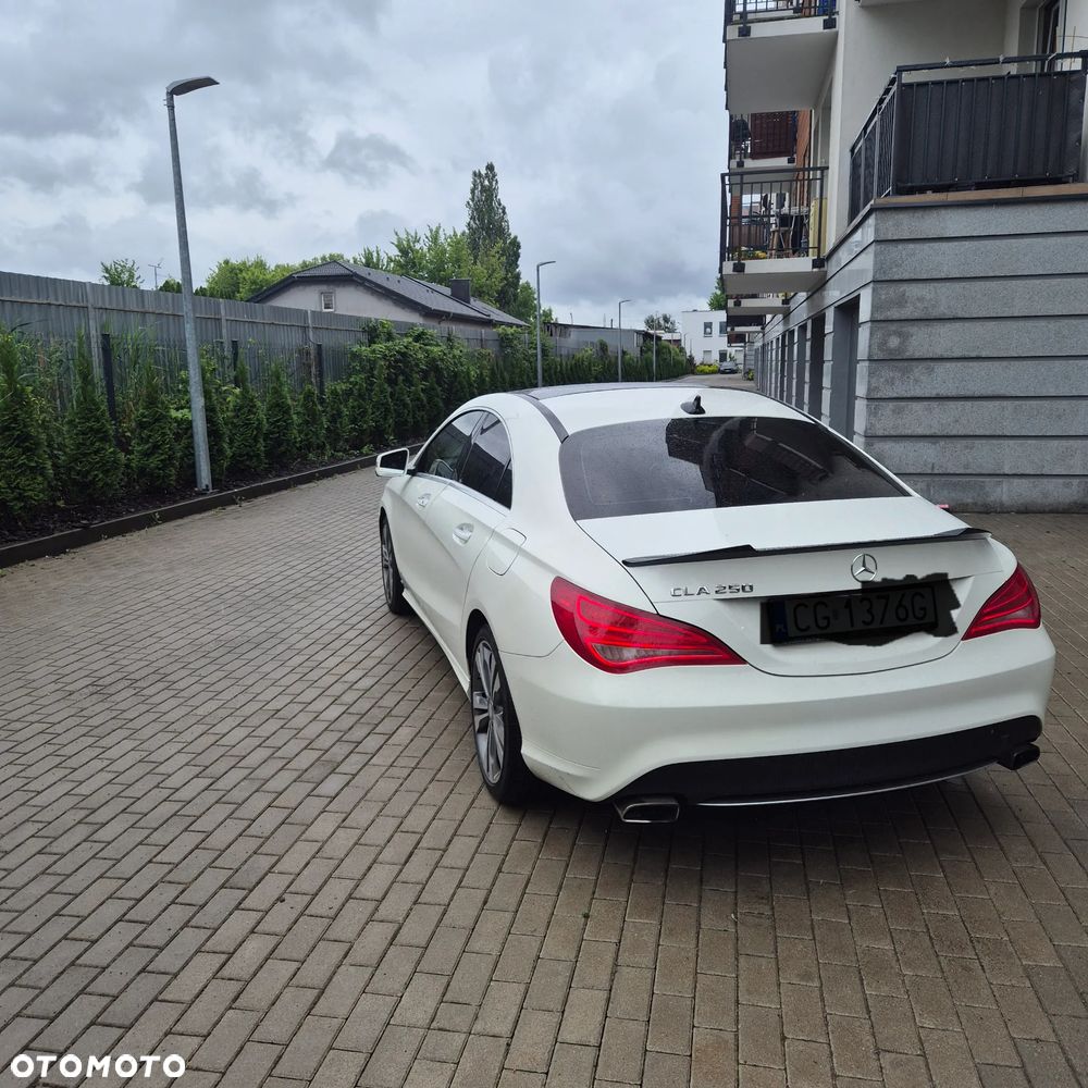 Mercedes-Benz CLA 250 7G-DCT - 4