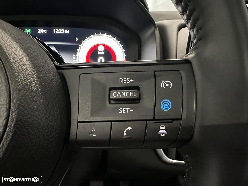 Nissan Qashqai 1.3 DIG-T MHEV Premiere Edition - 26