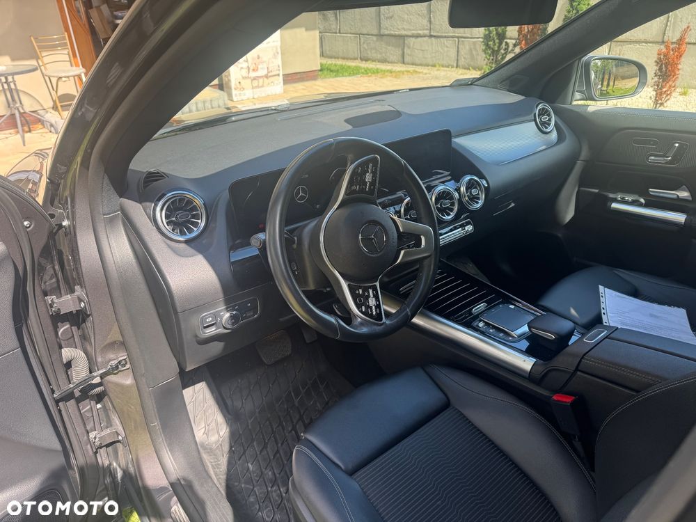 Mercedes-Benz GLA 200 - 8