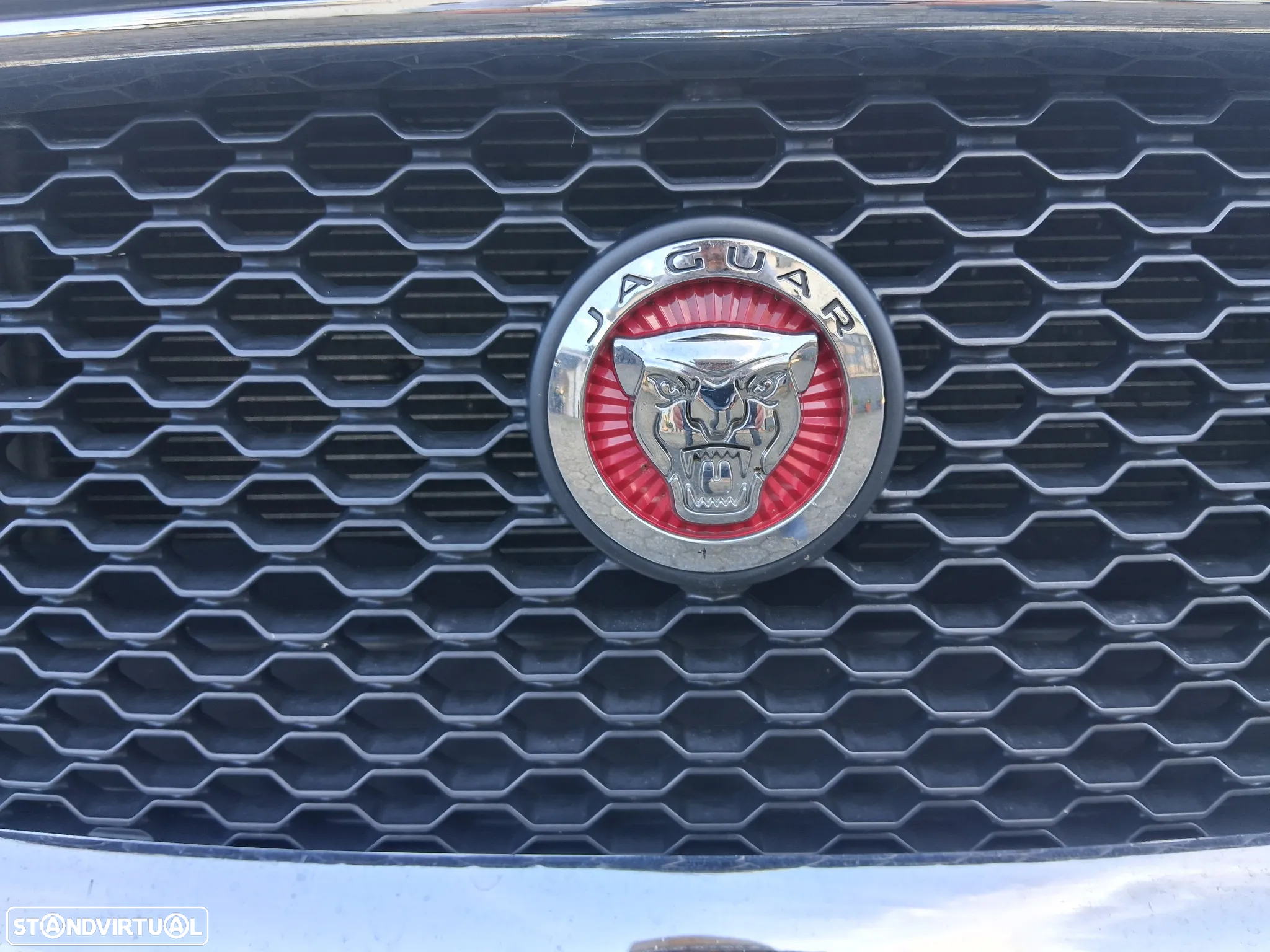 Jaguar XE 2.0 D Prestige Aut. - 7