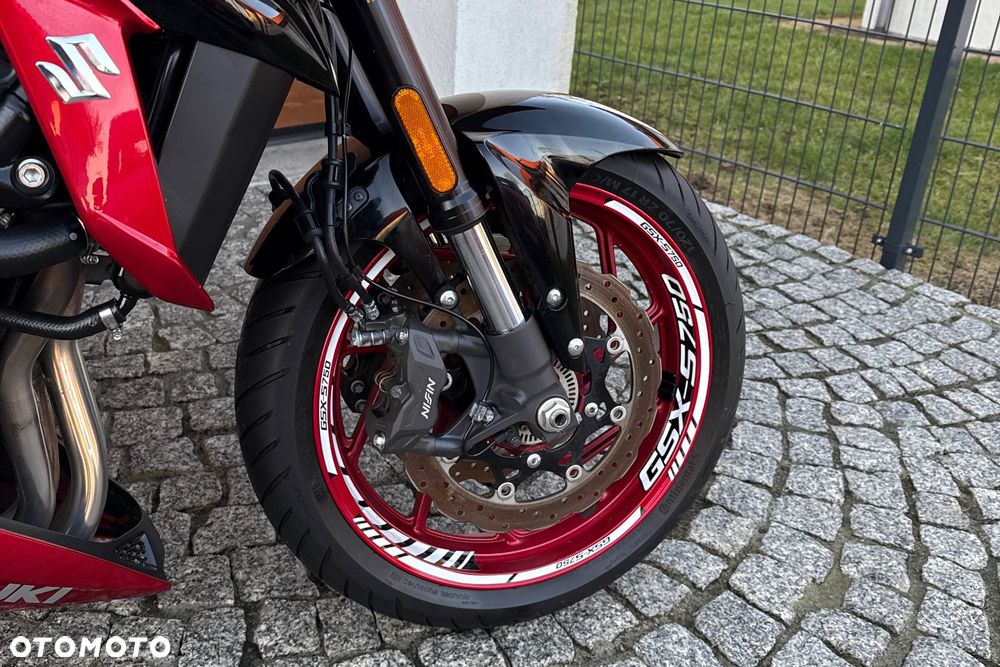 Suzuki GSX - 5