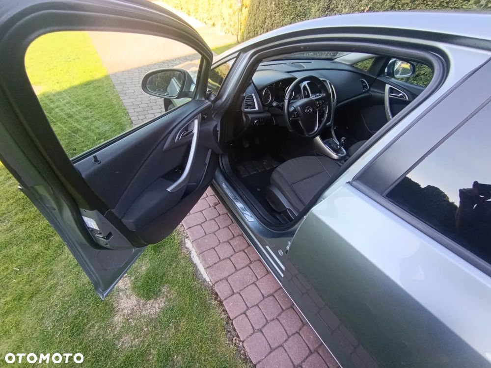 Opel Astra 1.6 Design Edition - 10