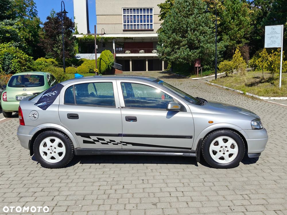 Opel Astra II 2.0 DI Comfort - 10