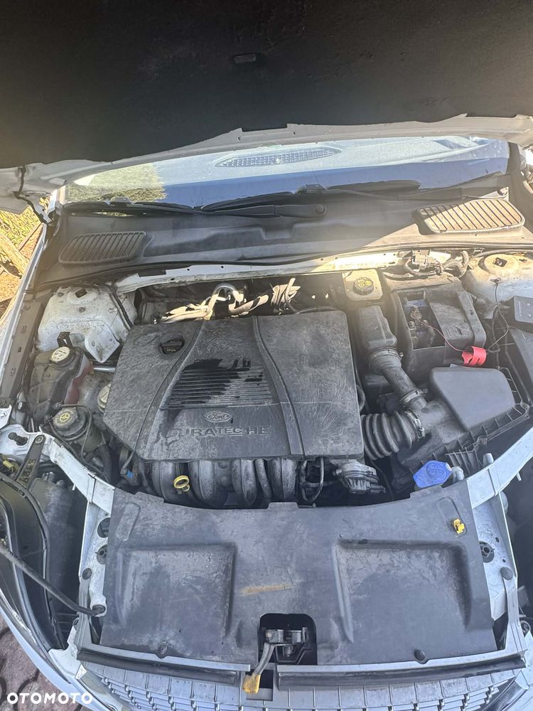 Ford Mondeo 2.0 Ghia - 11