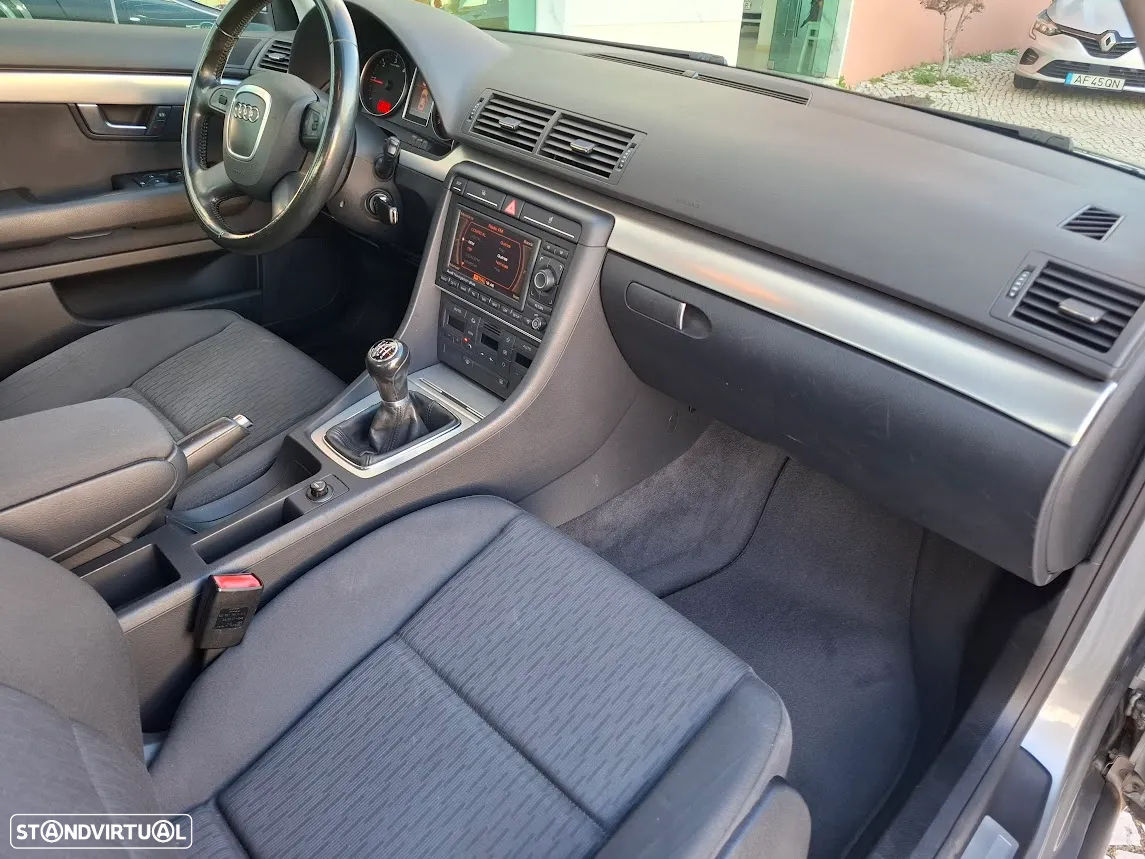 Audi A4 2.0 TDI S-line - 37
