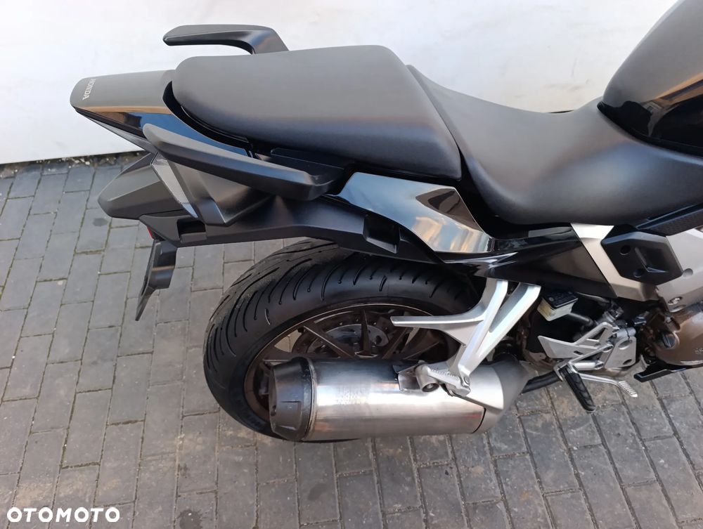 Honda VFR - 23