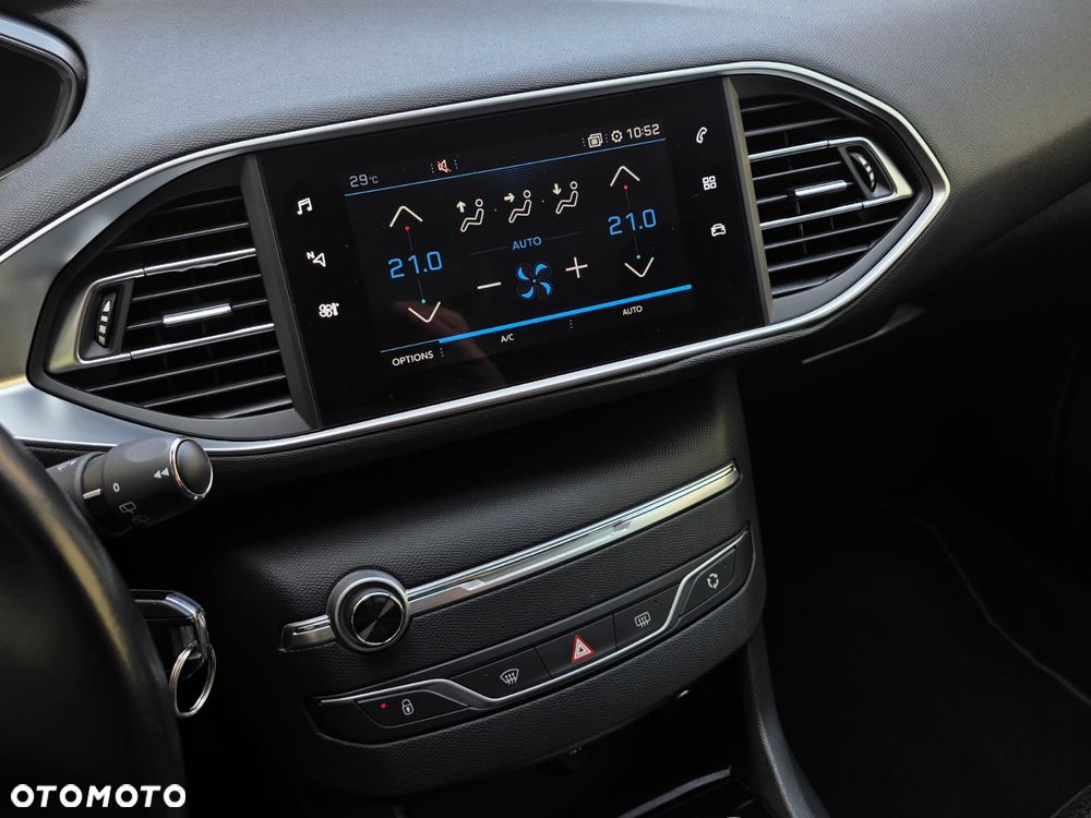 Peugeot 308 - 8