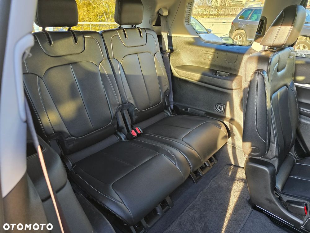 Jeep Grand Cherokee - 22