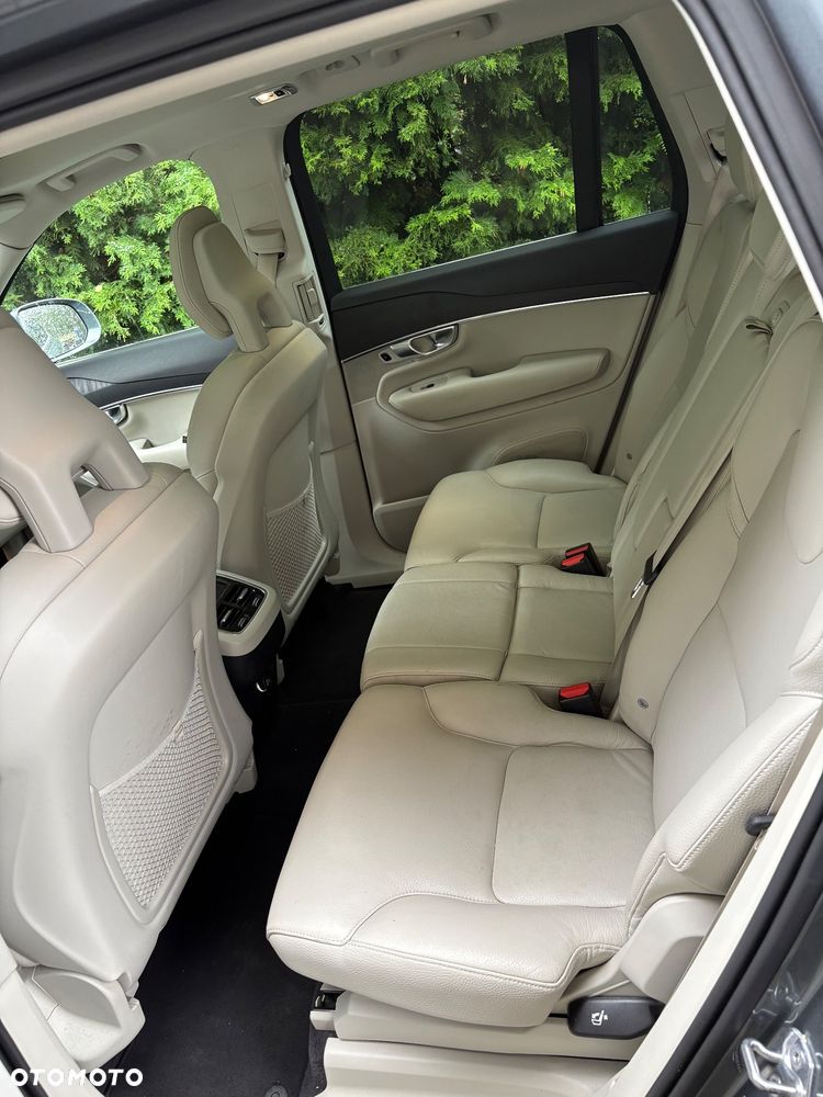 Volvo XC 90 - 22