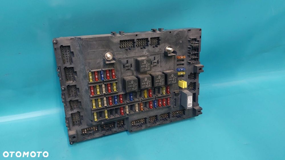 MERCEDES ACTROS MP4 EURO 6 SKRZYNKA BEZPIECZNIKÓW SAM - 1