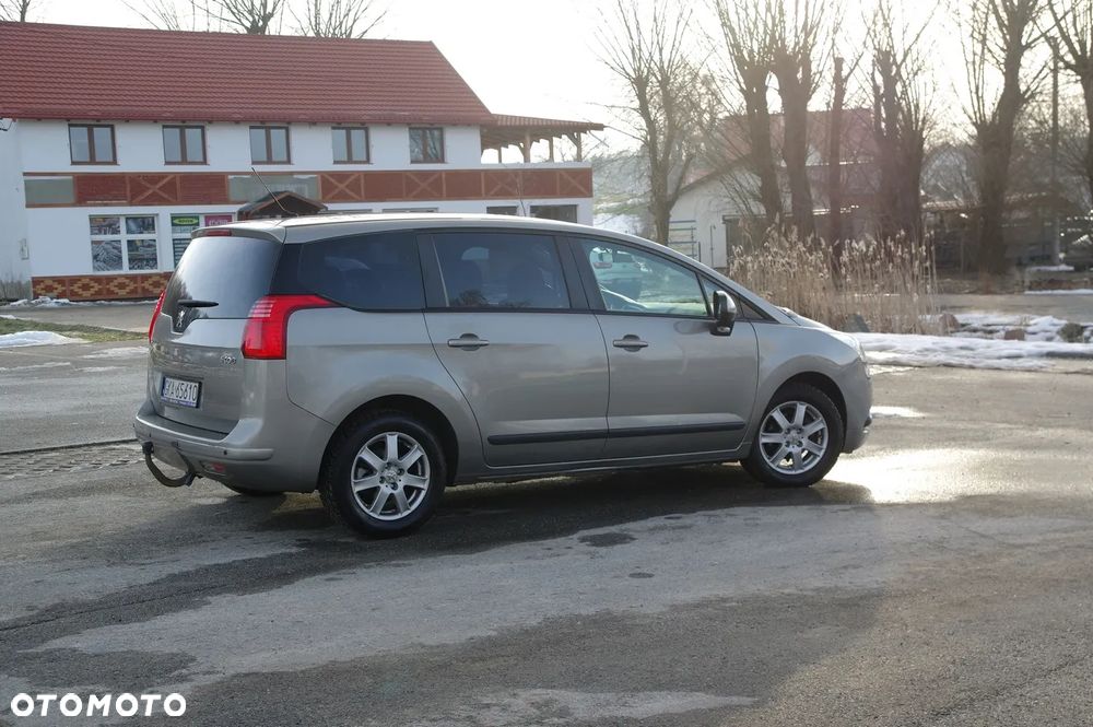 Peugeot 5008 - 16