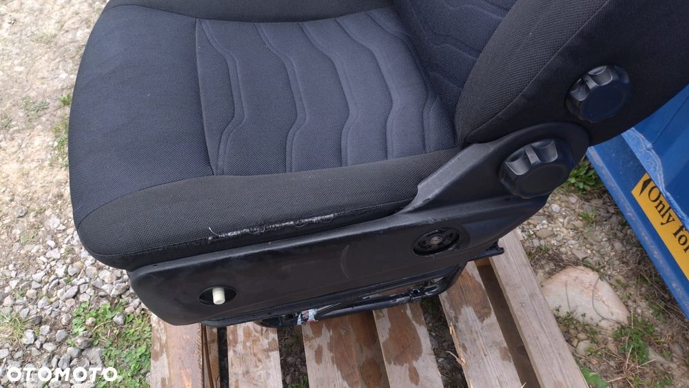 FOTEL KIEROWCY PNEUMATYCZNY EUROPA POMPOWANY IVECO DAILY 01- NO 126/182 - 6