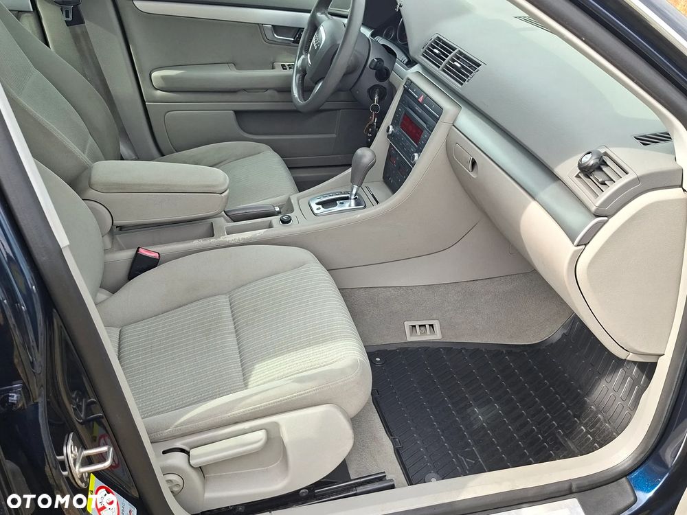 Audi A4 Avant - 22