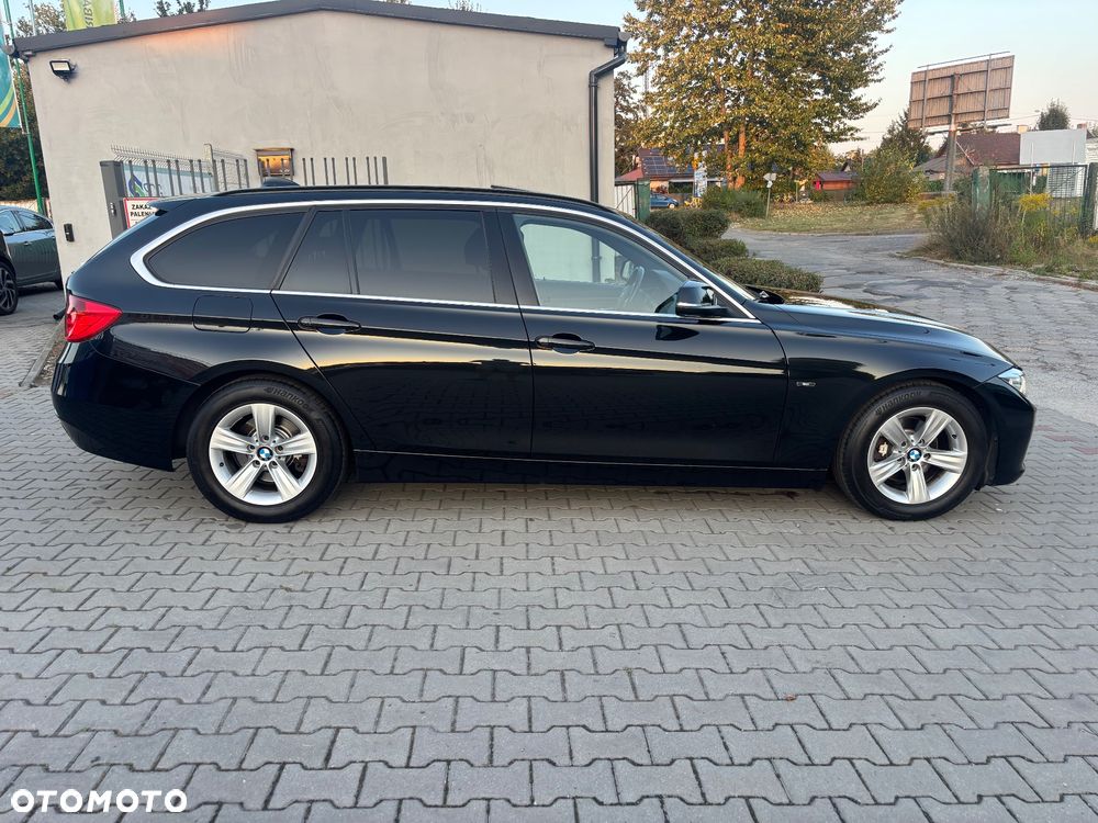 BMW Seria 3 318d DPF Touring Edition Sport - 12