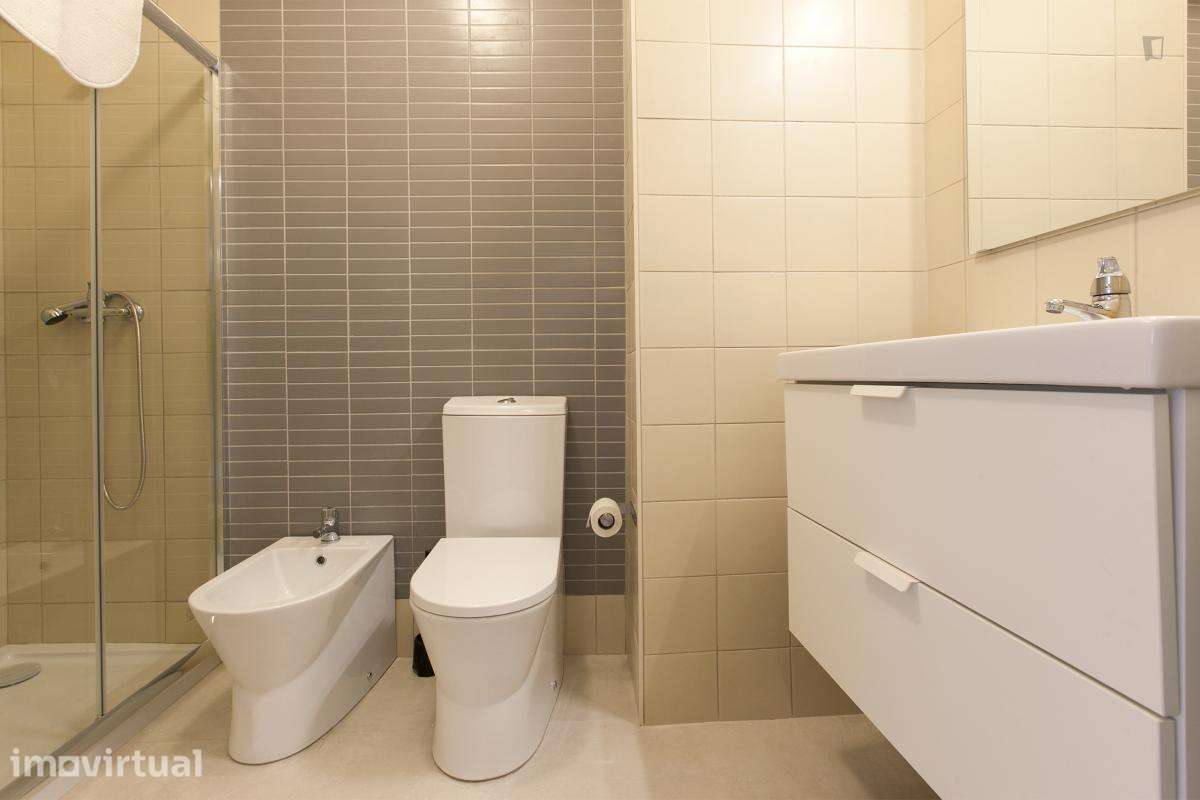 Quarto - localizado em Cedofeita Porto - Grande imagem: 4/31