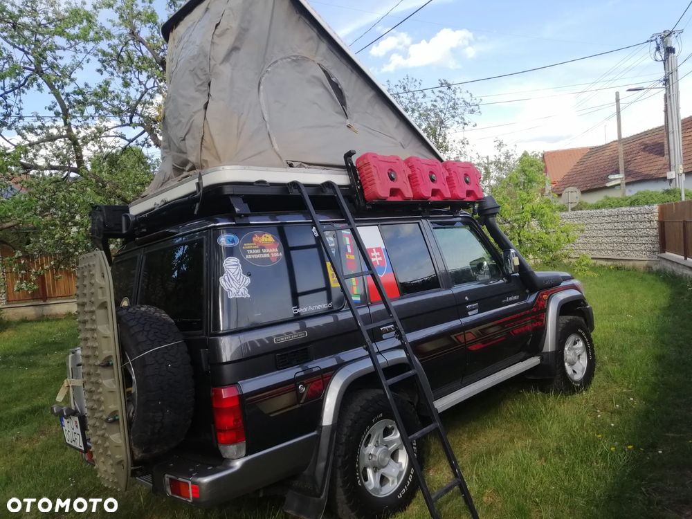 Toyota Land Cruiser - 4