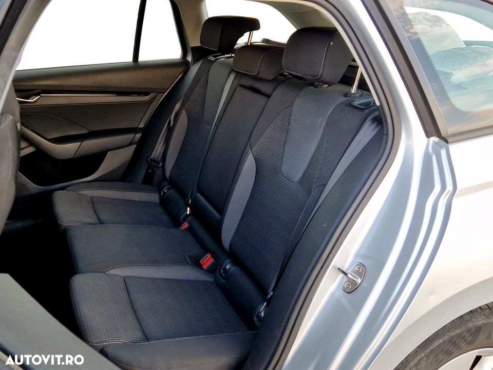 Skoda Octavia 2.0 TDI DSG 4X4 Ambition - 22