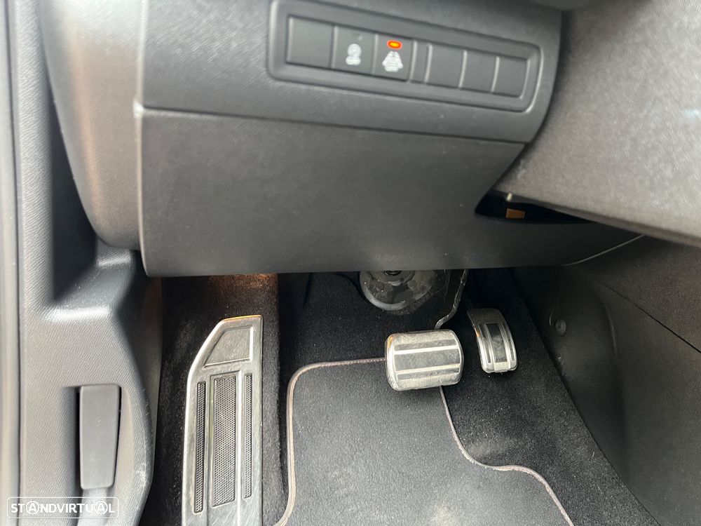 Peugeot 308 1.2 PureTech GT Pack EAT8 - 12