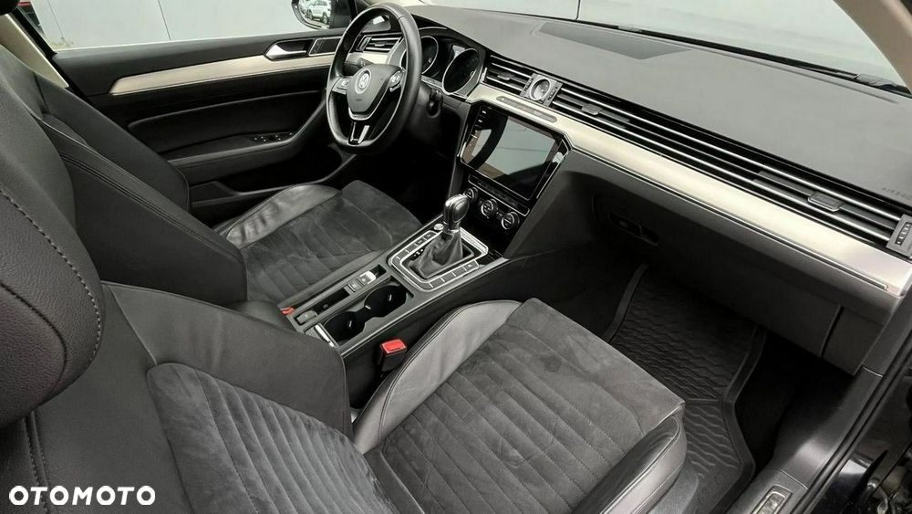 Volkswagen Passat - 16