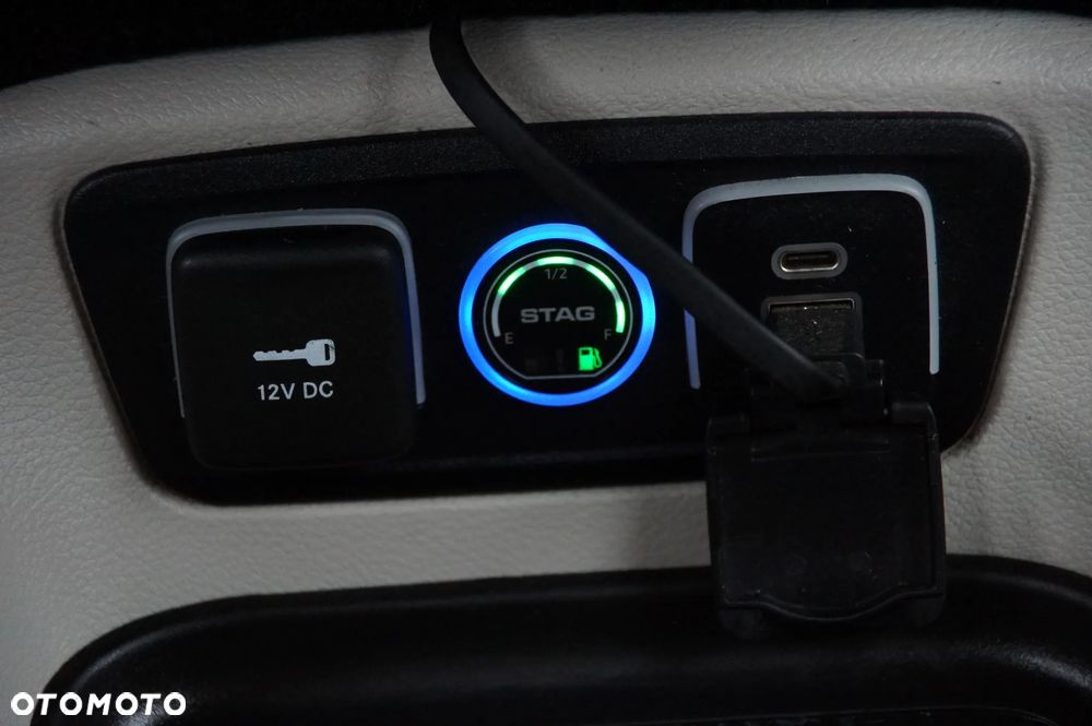 Chrysler Pacifica - 16