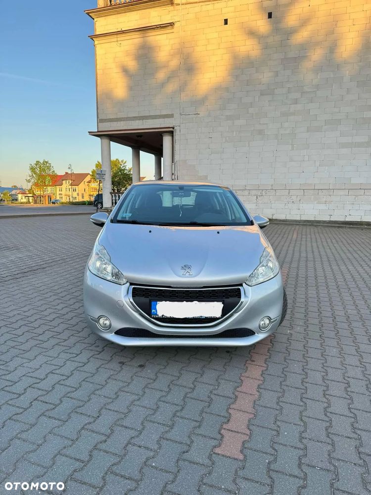 Peugeot 208 - 3
