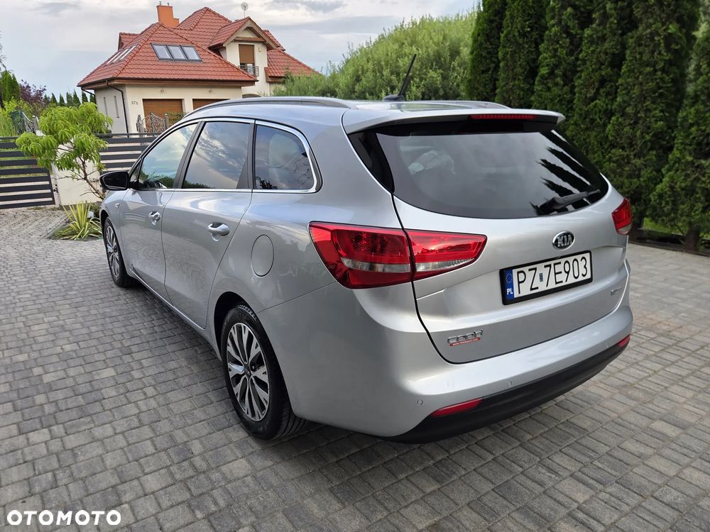 Kia Ceed 1.6 CRDi 136 DCT ISG Platinum Edition - 4