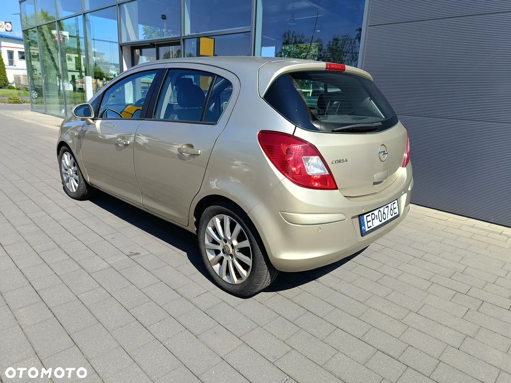 Opel Corsa 1.4 Cosmo - 4